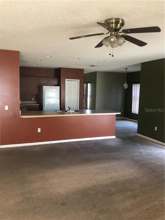 Kitchen with Breakfast Bar