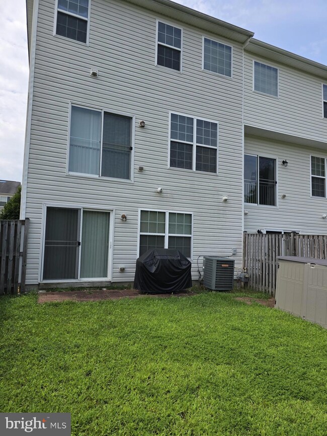 15311 Pocopson Creek Way, Brandywine, MD 20613 - photo 2