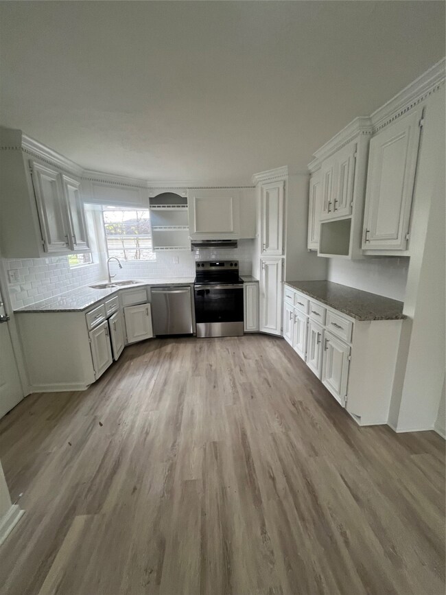 4626 Dewberry St, Houston, TX 77021 - photo 6