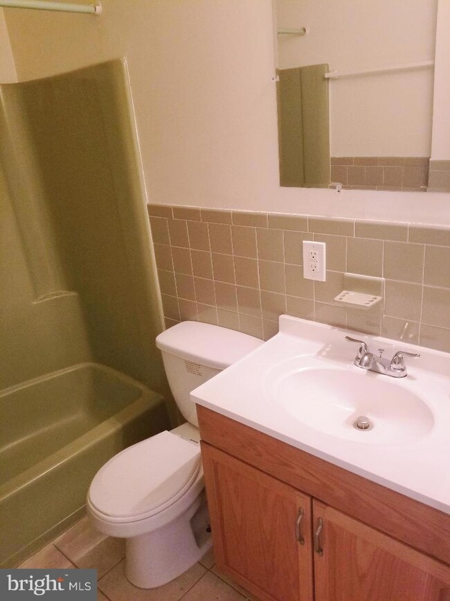 8015 Moro St unit B 2 FL, Philadelphia, PA 19136 - photo 6