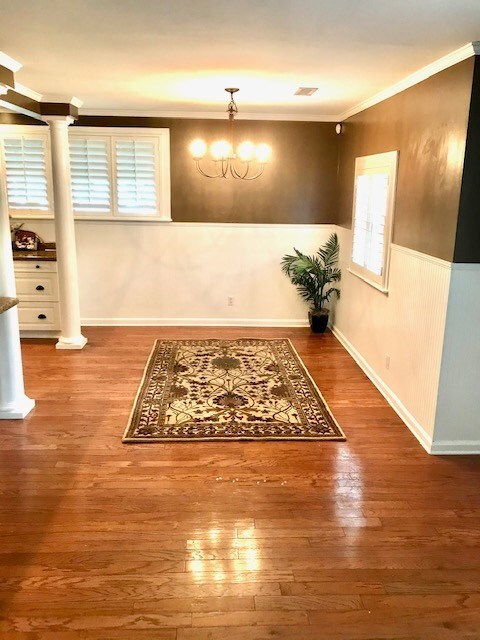 Large Breakfast or Dining area in Kitchen