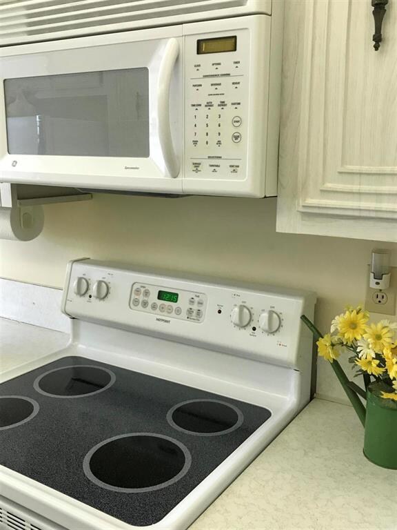 Kitchen Updated appliances