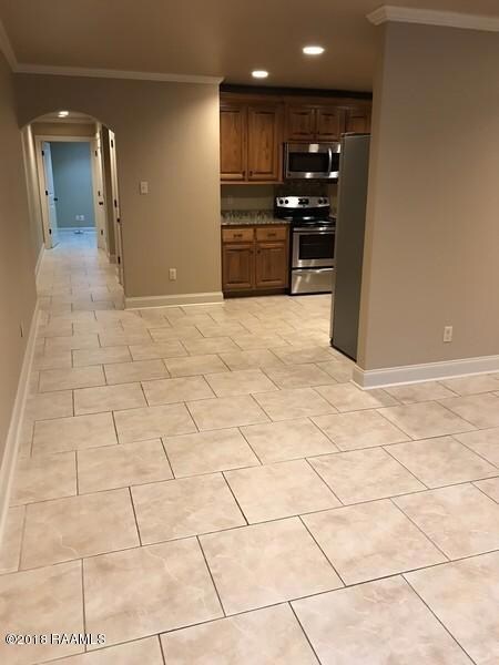 Living to Kitchen