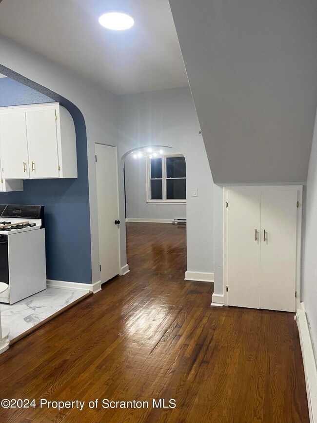 140 W River St unit D, Wilkes Barre, PA 18702 - photo 5