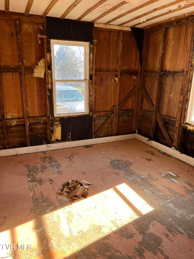 921 Hopson St, Johnson City, TN 37601 - photo 7