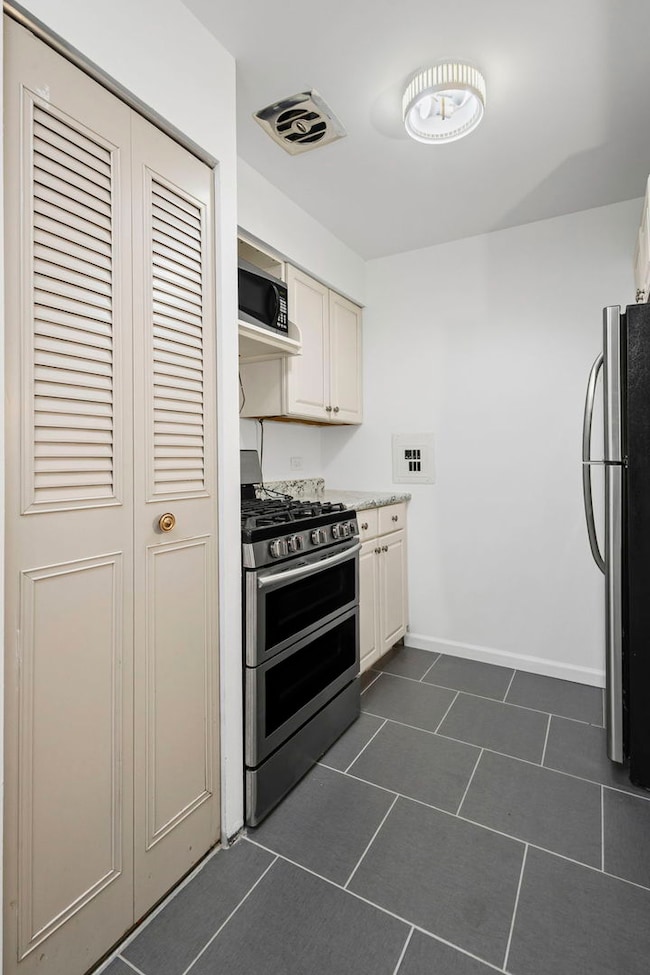 8245 W Belmont Ave unit 4G, River Grove, IL 60171 - photo 5