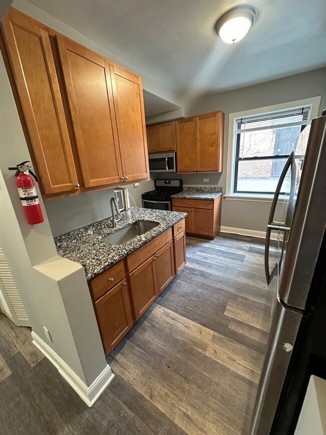1614 N Harding Ave unit G, Chicago, IL 60647 - photo 4
