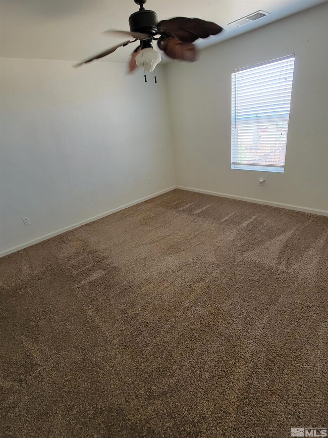 8812 Silverkist Dr, Reno, NV 89506 - photo 6