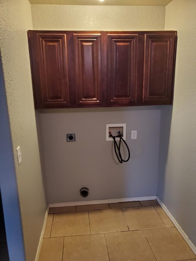 221 Carrigan Rd unit A, Elkins, AR 72727 - photo 6