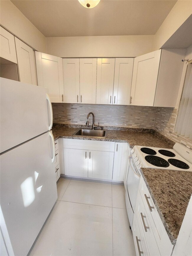 505 S Ocean Dr unit A, Hollywood, FL 33019 - photo 7