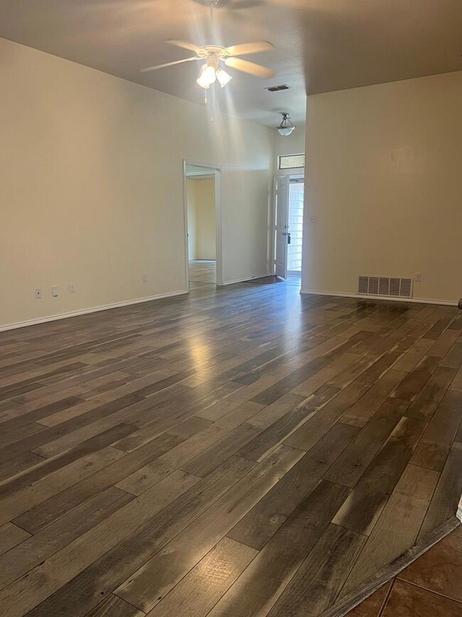 9127 Lamar Ave, Odessa, TX 79765 - photo 3