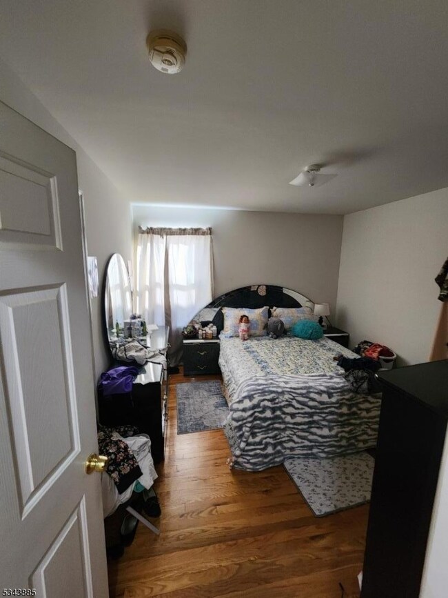 532 Walnut St, Elizabeth, NJ 07201 - photo 2