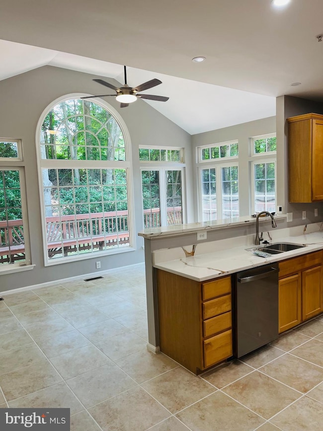 10400 Twin Knoll Way, Upper Marlboro, MD 20772 - photo 7