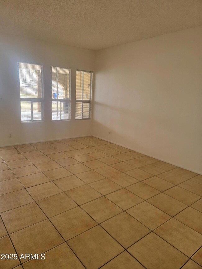 1101 N Wedgewood Dr unit C, Mesa, AZ 85203 - photo 7