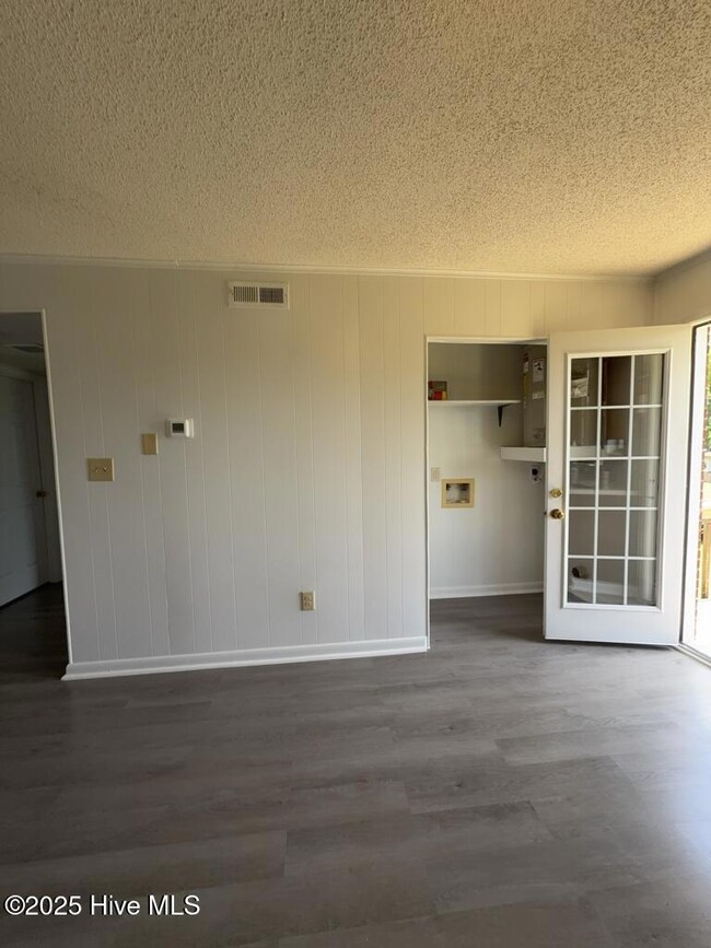 212 Zack Cir unit C, Jacksonville, NC 28540 - photo 7