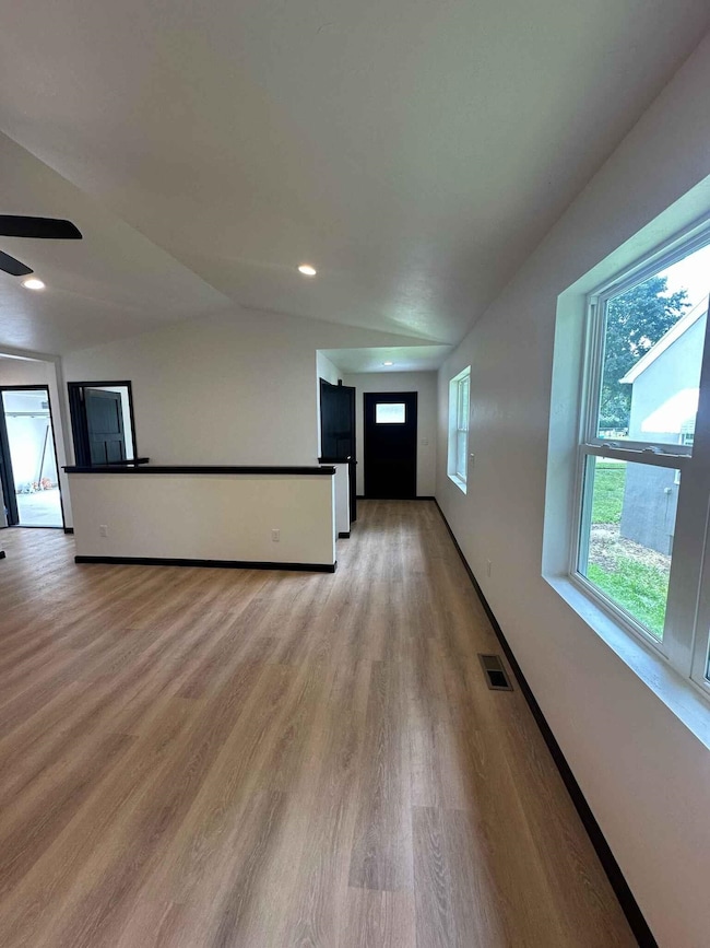 1213 Vanderbraak St, Green Bay, WI 54302 - photo 3