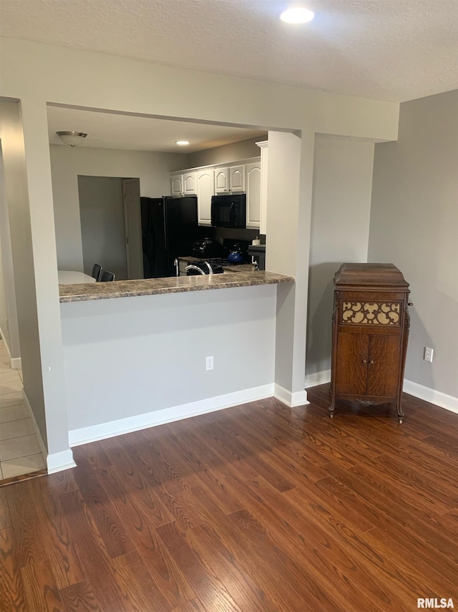 4577 N Thornhill Dr unit 102B, Peoria, IL 61615 - photo 4