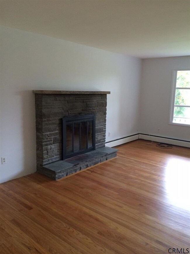 4 Olcott Ln, Rensselaer, NY 12144 - photo 6