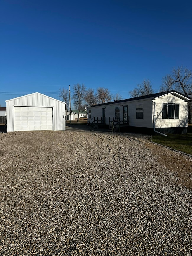106 Skinner St, Selby, SD 57472 - photo 4
