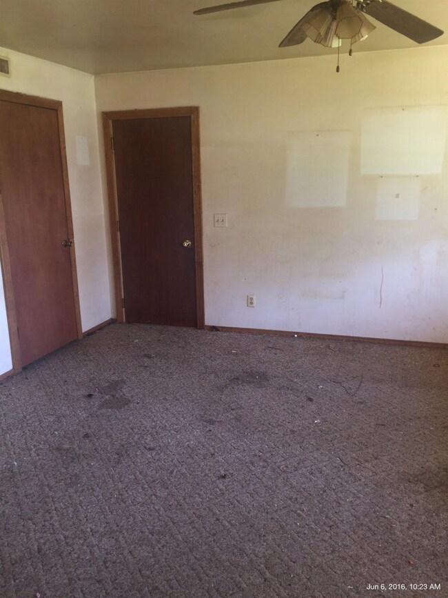 154 W Mcclung Rd, La Porte, IN 46350 - photo 2