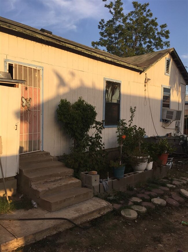 406 Okane St, Laredo, TX 78040 - photo 5