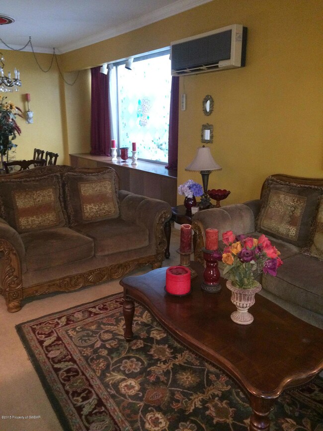 living to dining room