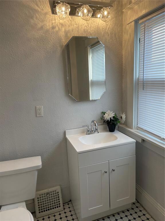 619 15th St SE, Cedar Rapids, IA 52403 - photo 7