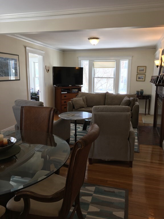 637 Lagrange St, West Roxbury, MA 02132 - photo 4