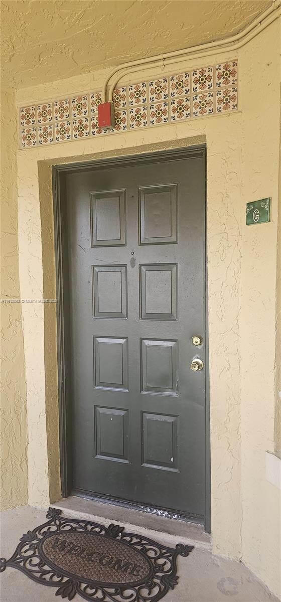 18306 NW 68th Ave unit G, Hialeah, FL 33015 - photo 2