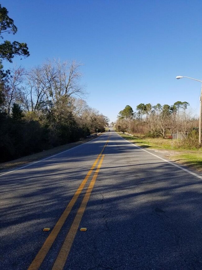 610 S Isabella St, Sylvester, GA 31791 - photo 3