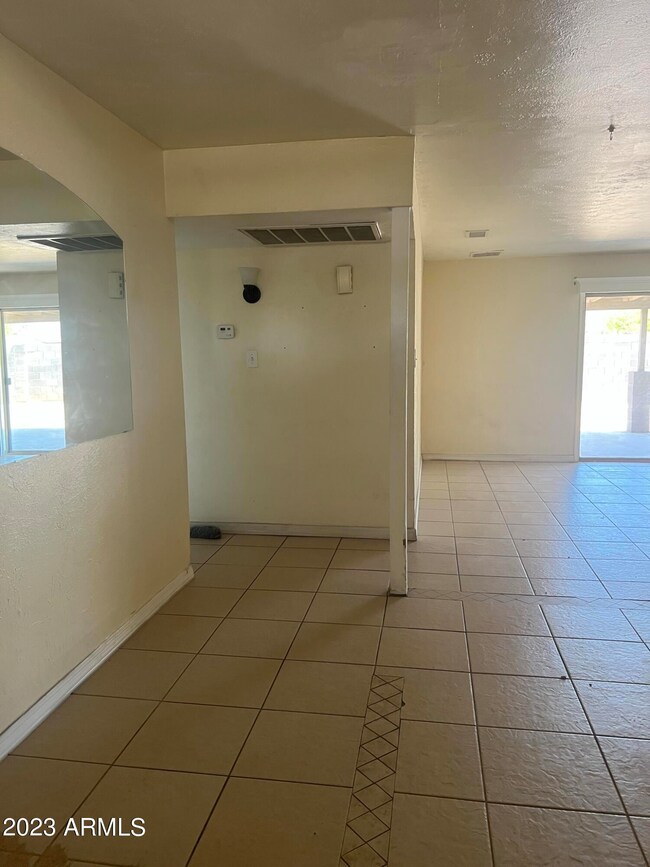 3036 N 43rd Ave, Phoenix, AZ 85031 - photo 5