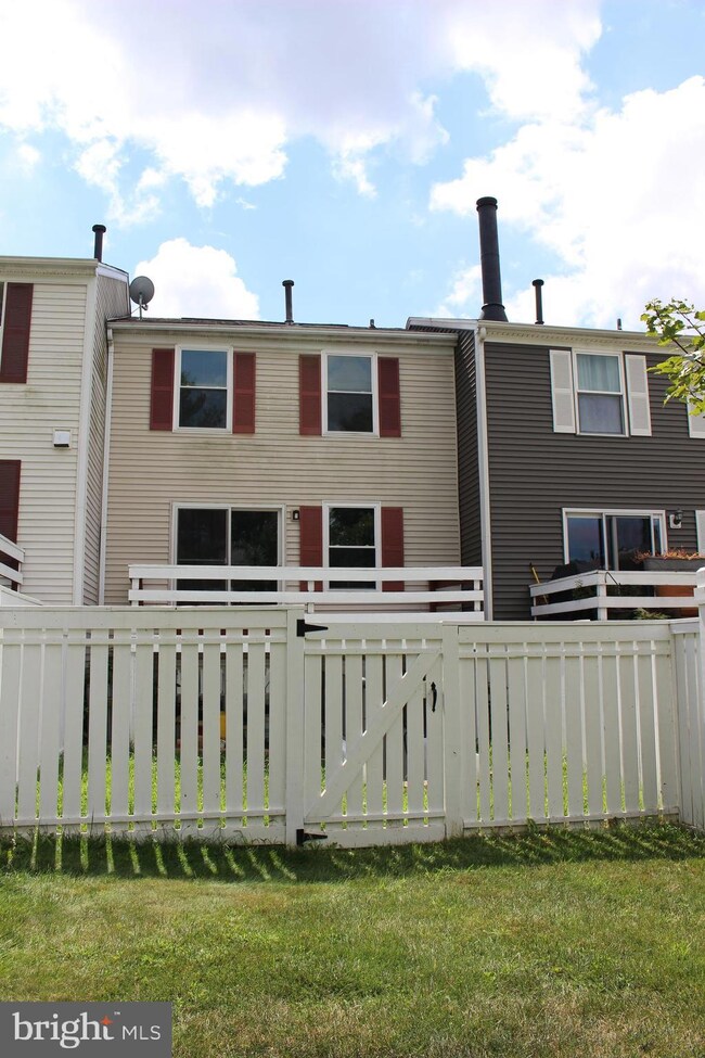 1743 Sundance Dr, Reston, VA 20194 - photo 3