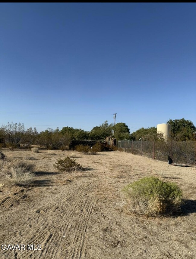 61 Joshua Ln, Mojave, CA 93501 - photo 7