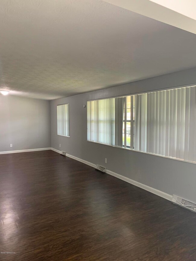 7144 Hanson Dr N, Jacksonville, FL 32210 - photo 6
