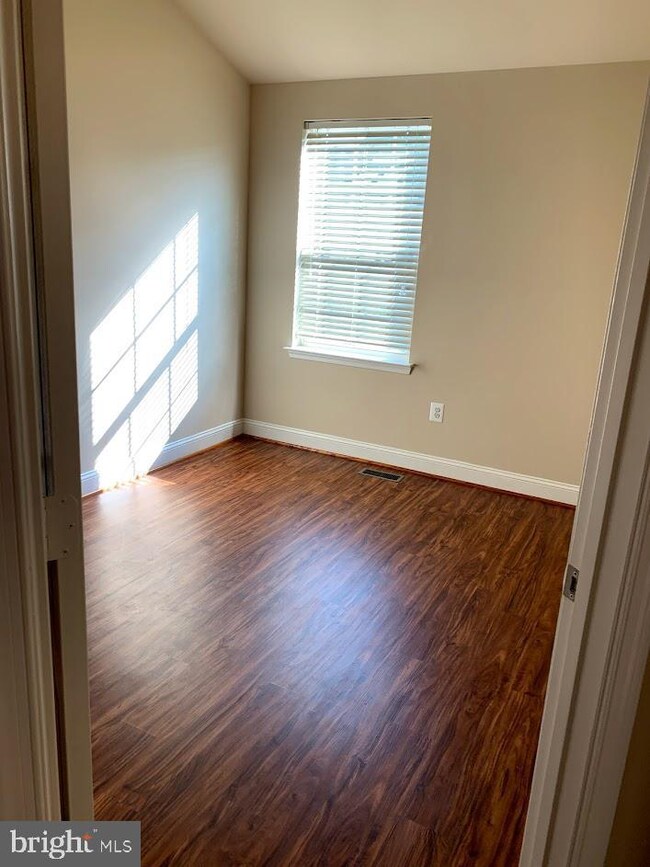 11876 Country Squire Way, Clarksburg, MD 20871 - photo 4