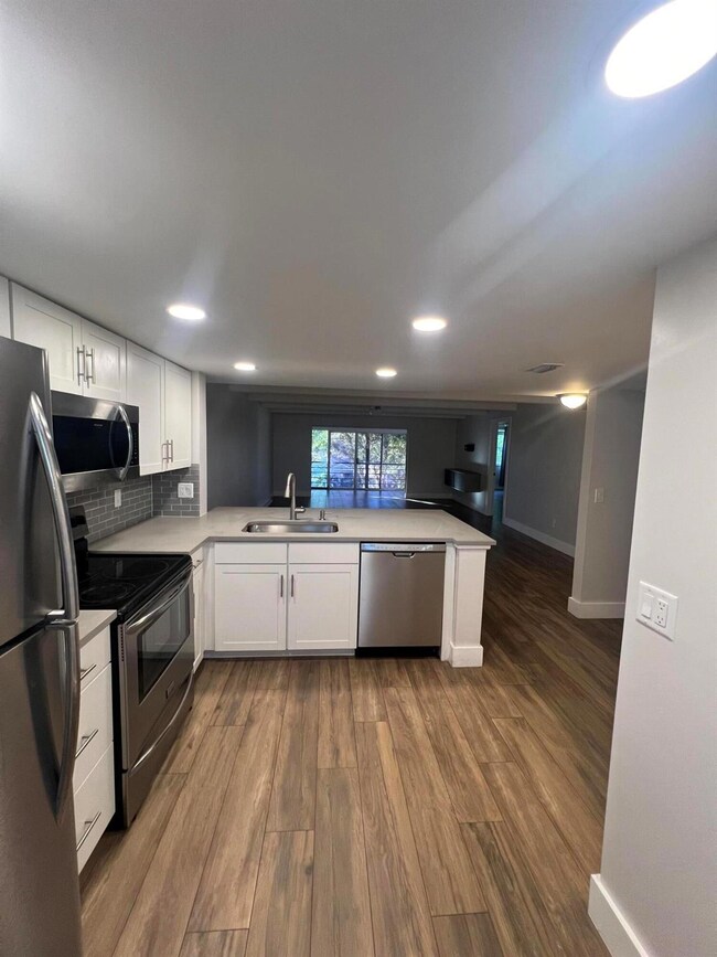 10120 Boca Entrada Blvd unit 410, Boca Raton, FL 33428 - photo 2