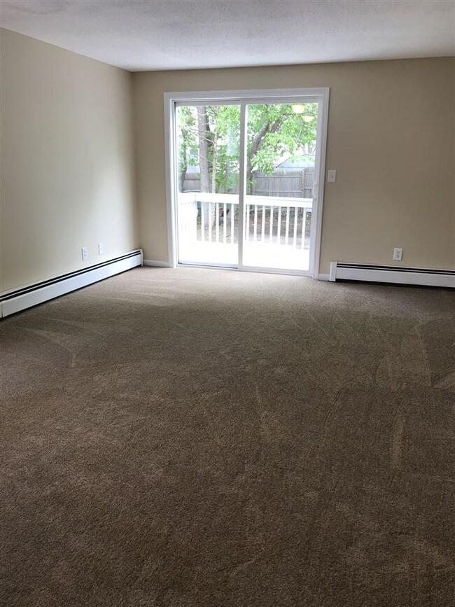 103 Glendale Ave, Manchester, NH 03103 - photo 6