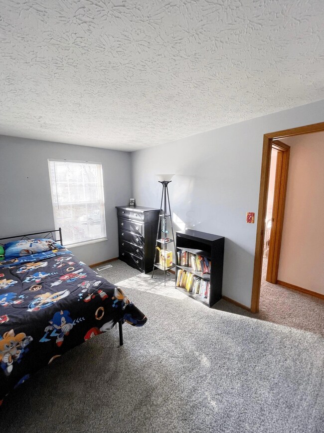 5448 Westgrove Dr, Columbus, OH 43228 - photo 6