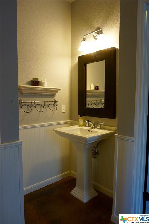 2240 Cotton Blvd, New Braunfels, TX 78130 - photo 7