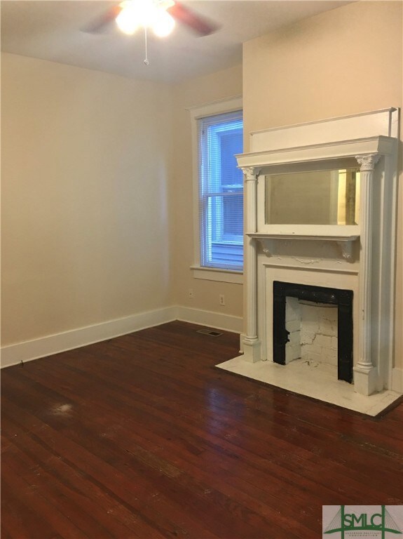 534 E Waldburg St unit Lower, Savannah, GA 31401 - photo 6