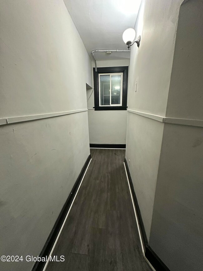 28 Robin St, Albany, NY 12206 - photo 6