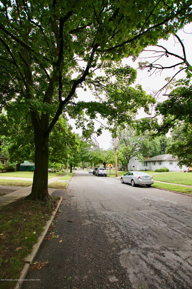 3607 Schlee St, Lansing, MI 48910 - photo 3