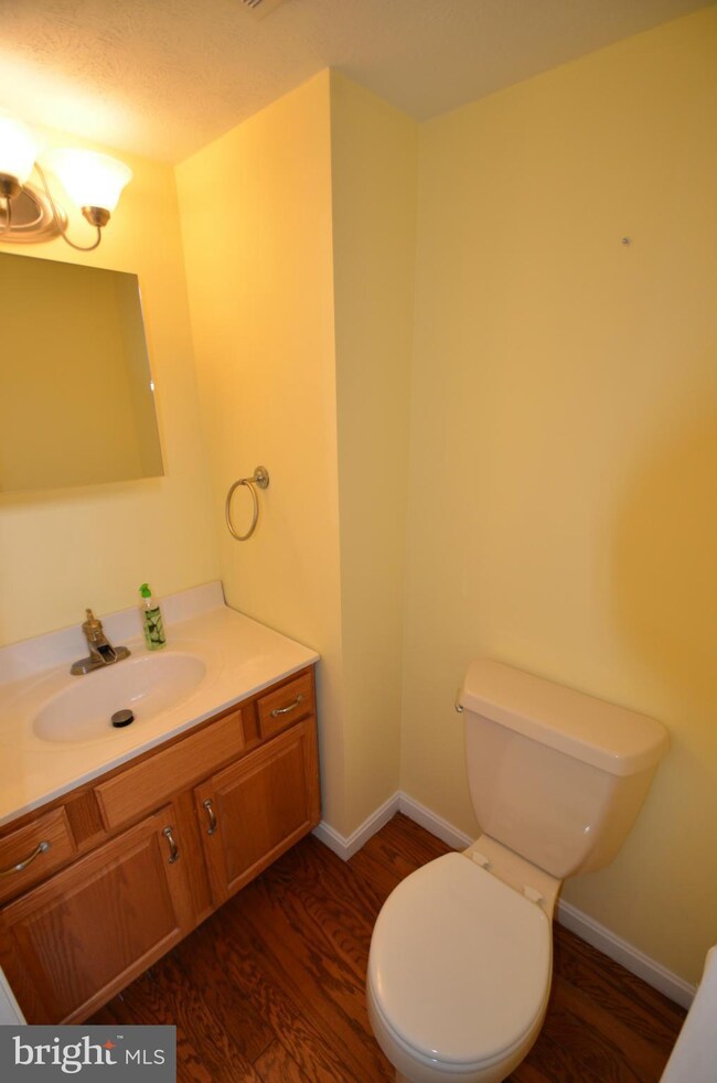 1202 Heathfield Rd, Sykesville, MD 21784 - photo 4