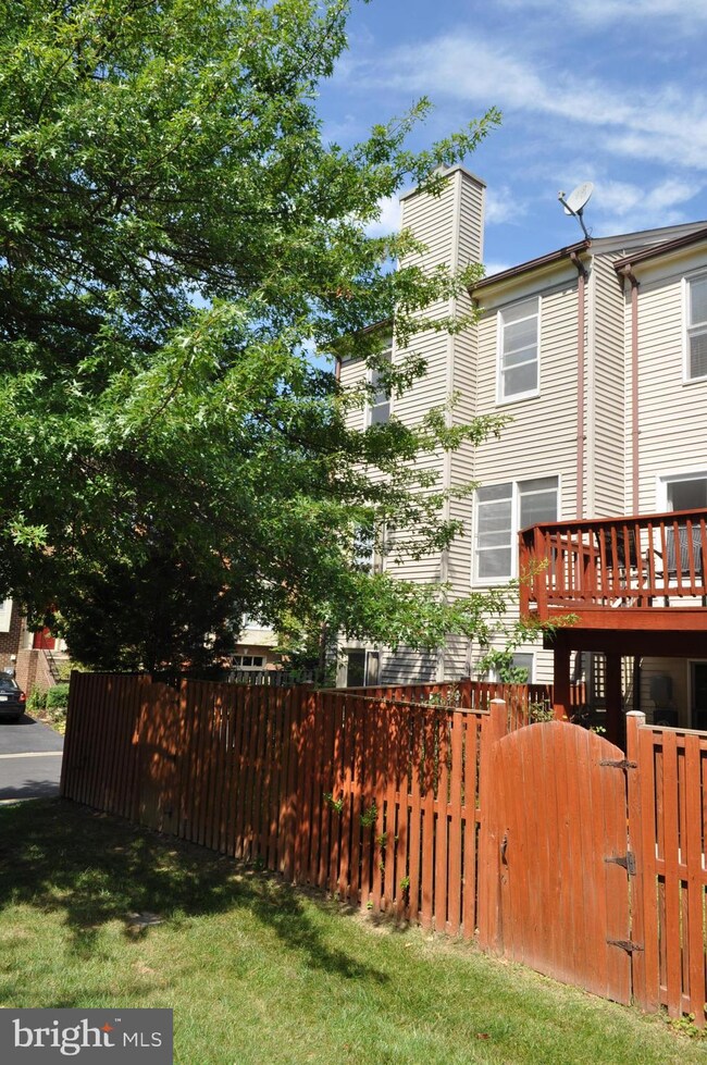 1559 Templeton Place, Rockville, MD 20852 - photo 5