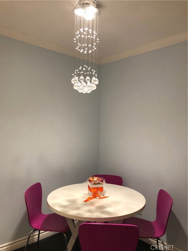 5250 Premiere Hills Cir unit 102, Woodland Hills, CA 91364 - photo 6