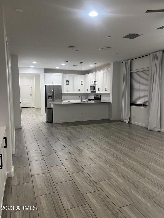 9728 E Twinkle Ave, Mesa, AZ 85212 - photo 2