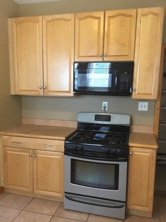 263 Fuller St unit 1, Dorchester Center, MA 02124 - photo 7