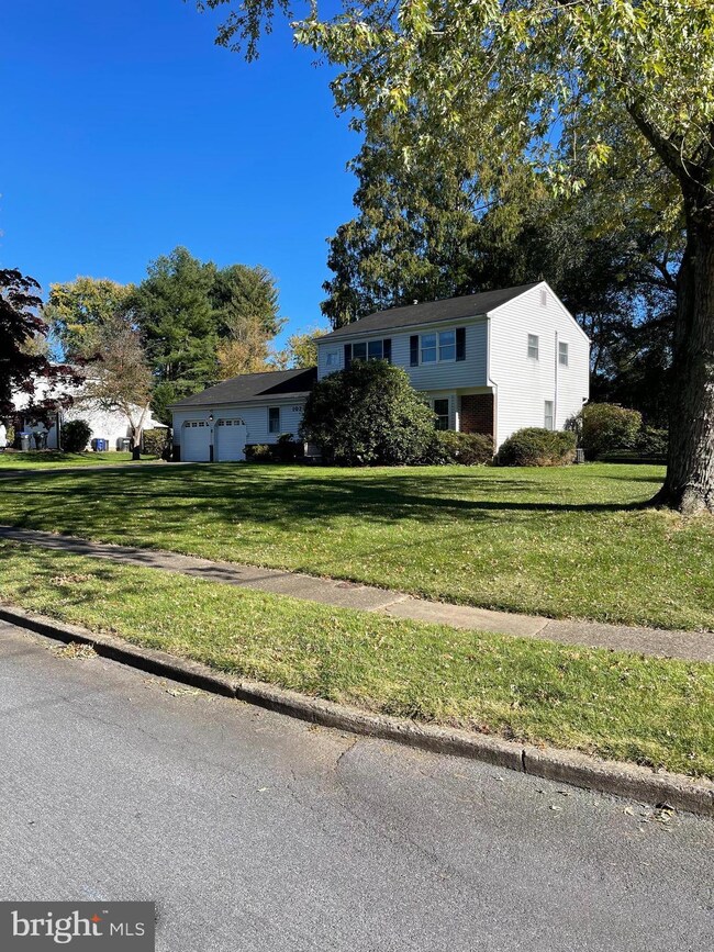 102 Pueblo Rd, Doylestown, PA 18901 - photo 2