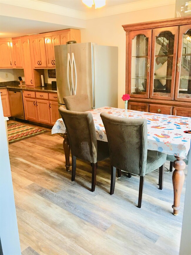 Dining Room/Kitchen Area