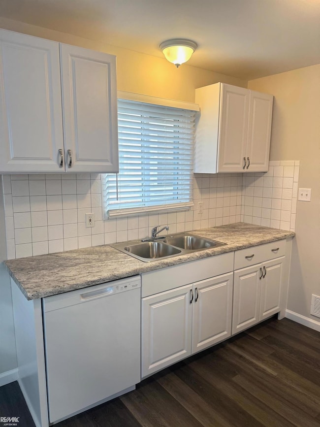 22417 Maxine St, Saint Clair Shores, MI 48080 - photo 5